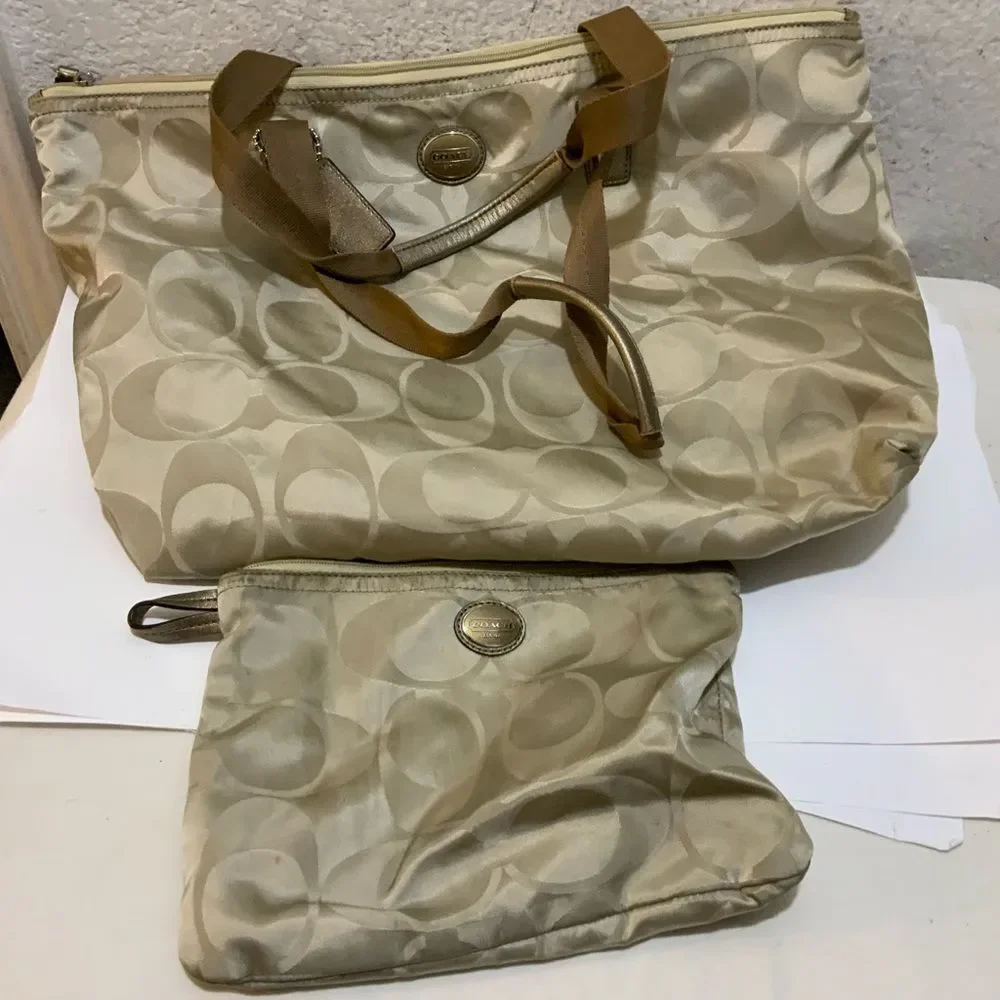 Coach tan signature Satin large Tote bag and matching removable wallet - Picture 4 of 11